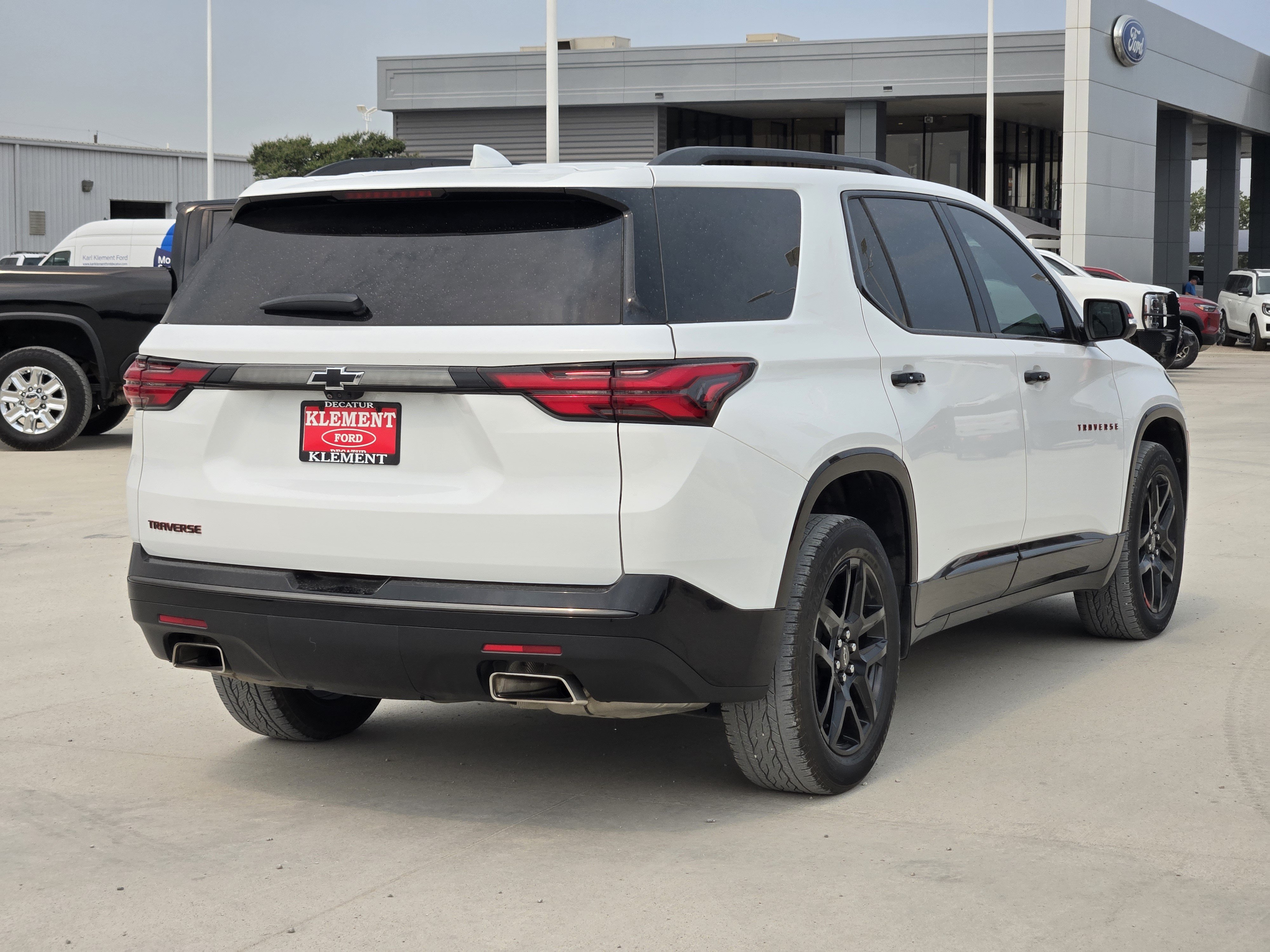 Used 2023 Chevrolet Traverse Premier w/ Redline Edition FWD image 7