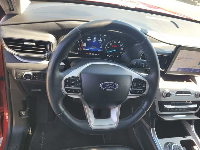 Certified 2022 Ford Explorer XLT w/ Equipment Group 202A image 30