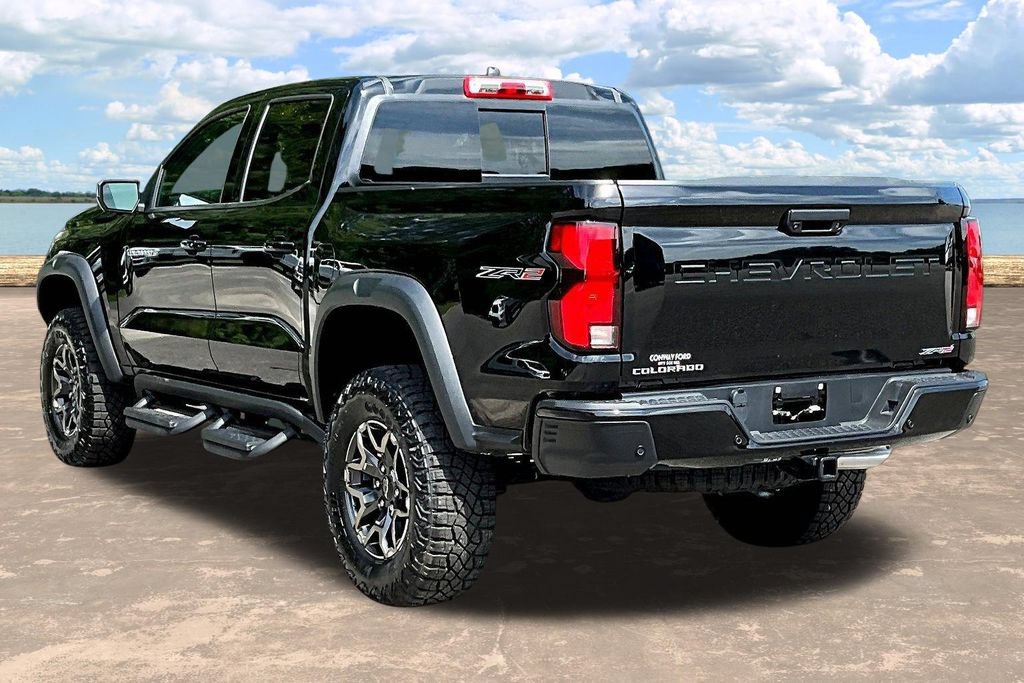 Used 2025 Chevrolet Colorado ZR2 w/ Technology Package AWD/4WD image 5