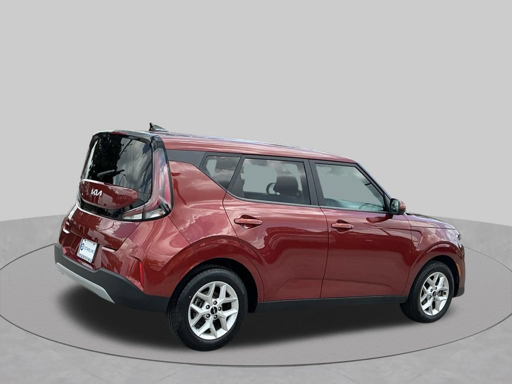 Used 2024 Kia Soul LX w/ Option Group 015 FWD image 11