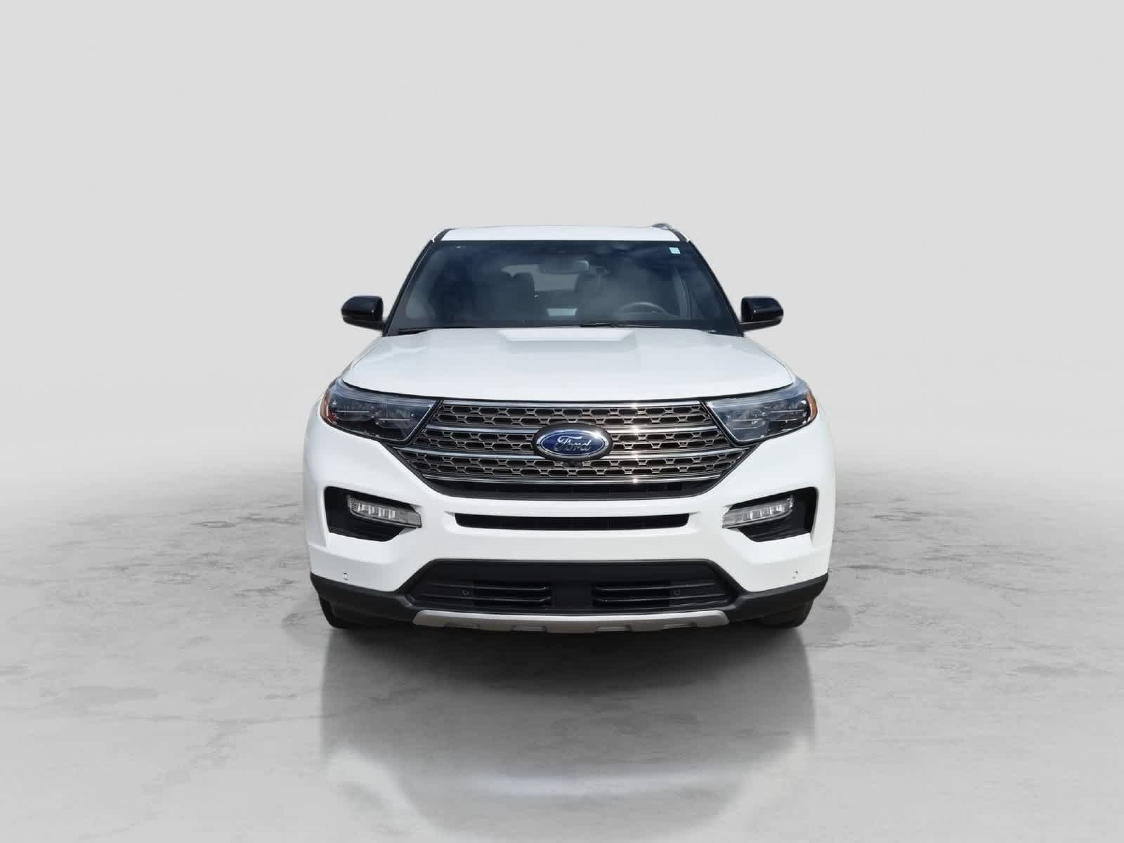 Certified 2024 Ford Explorer King Ranch w/ Technology Package AWD/4WD image 3