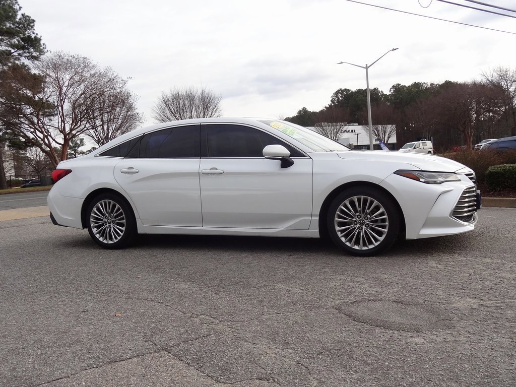 Used 2019 Toyota Avalon Limited image 6
