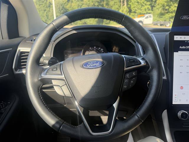 Certified 2024 Ford Edge SEL w/ Convenience Package AWD/4WD image 17