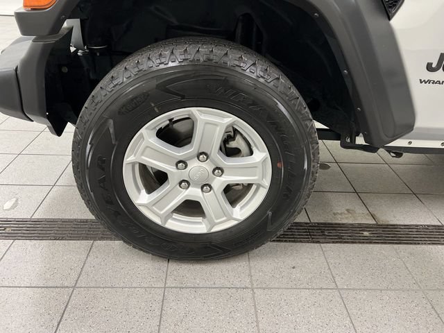 Used 2023 Jeep Wrangler Sport AWD/4WD image 9