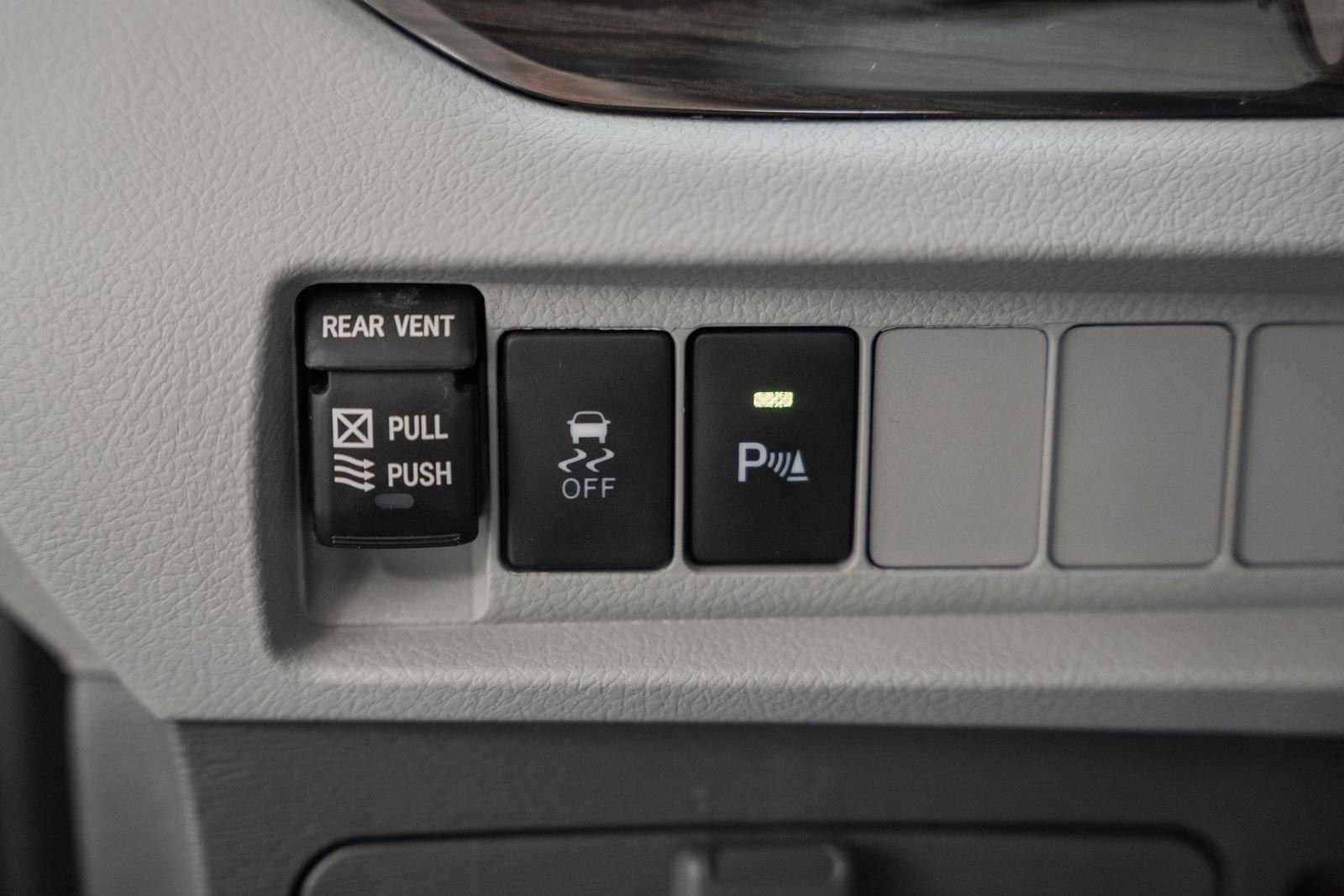 Used 2020 Toyota Sienna XLE w/ XLE Navigation Package image 48