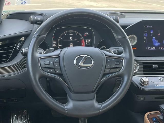 Used 2021 Lexus LS 500 w/ Accessory Package (Z2) image 8