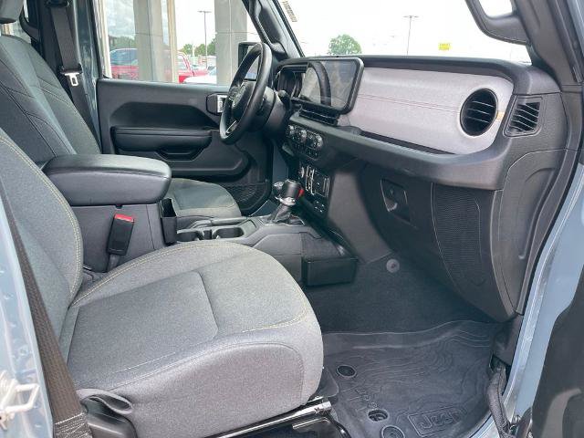 Used 2024 Jeep Gladiator Sport AWD/4WD image 15