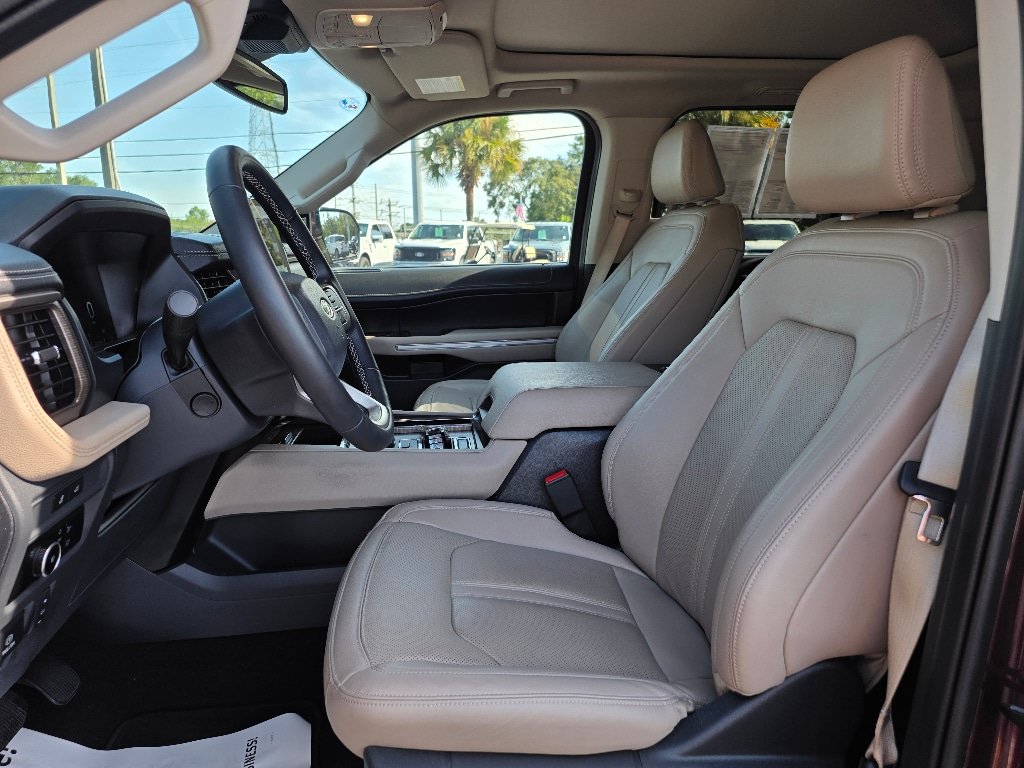 Certified 2024 Ford Expedition Limited RWD image 6