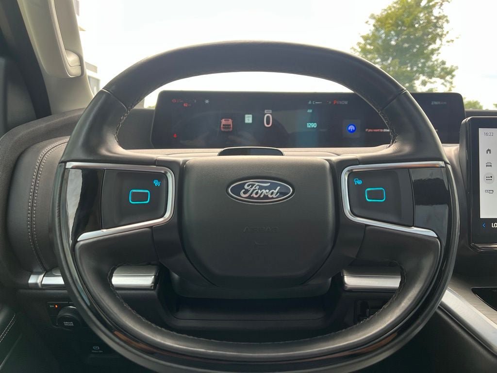 Certified 2025 Ford Expedition Max Platinum w/ Driver's Package AWD/4WD image 26