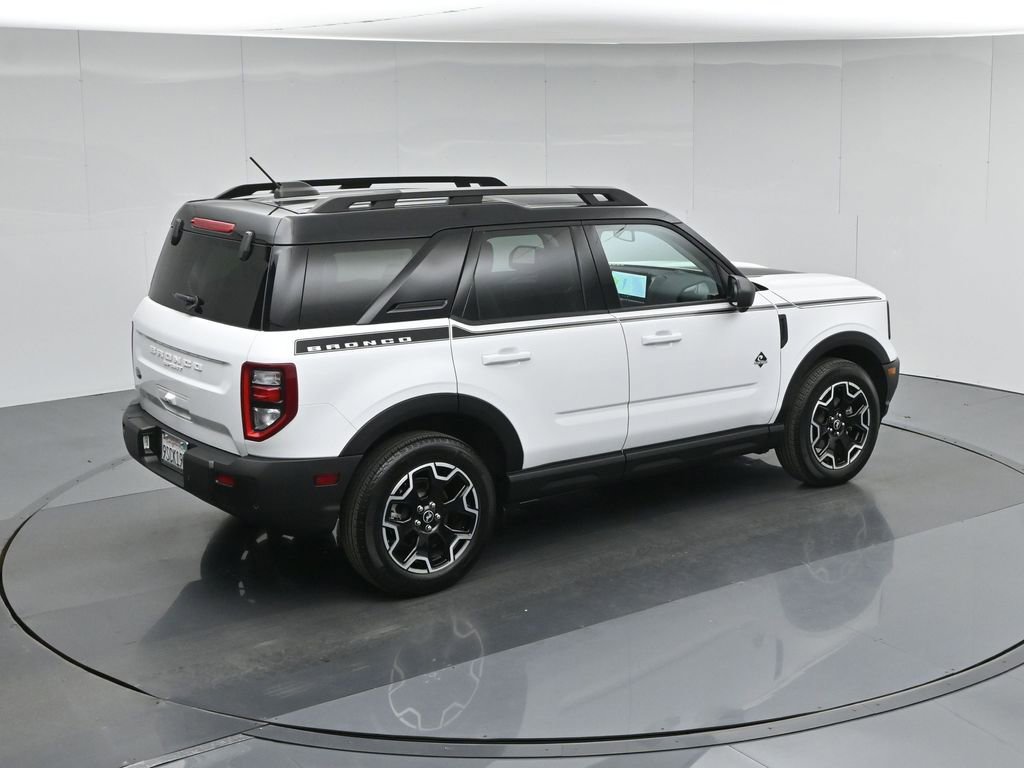 Certified 2025 Ford Bronco Sport Outer Banks w/ Outer Banks Tech Package+ AWD/4WD image 43