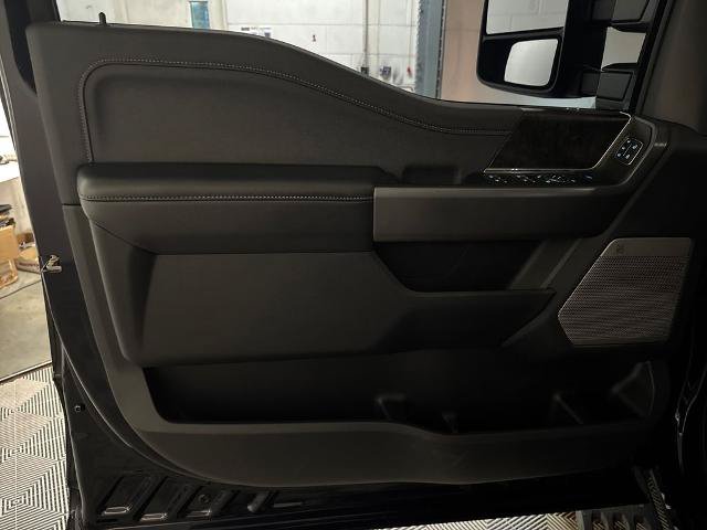 Certified 2025 Ford F250 Lariat w/ Tremor Off-Road Package AWD/4WD image 16