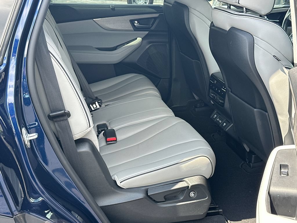Used 2023 Acura MDX SH-AWD w/ Advance Package image 15