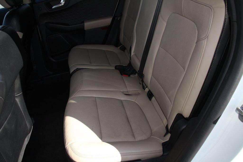 Certified 2020 Ford Escape Titanium w/ Titanium Premium Package 2.0 AWD/4WD image 20
