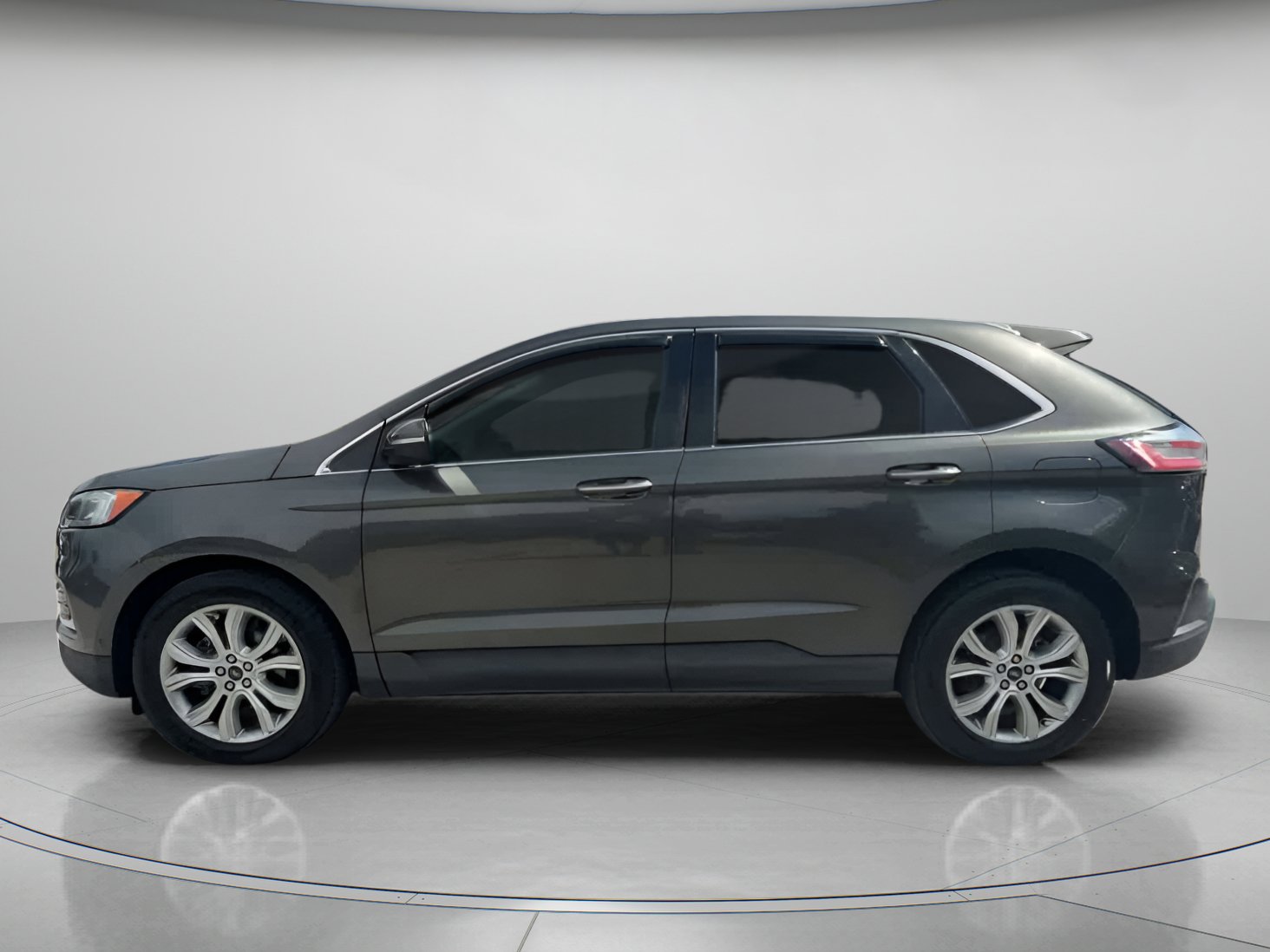 Certified 2019 Ford Edge Titanium w/ Equipment Group 301A FWD image 17