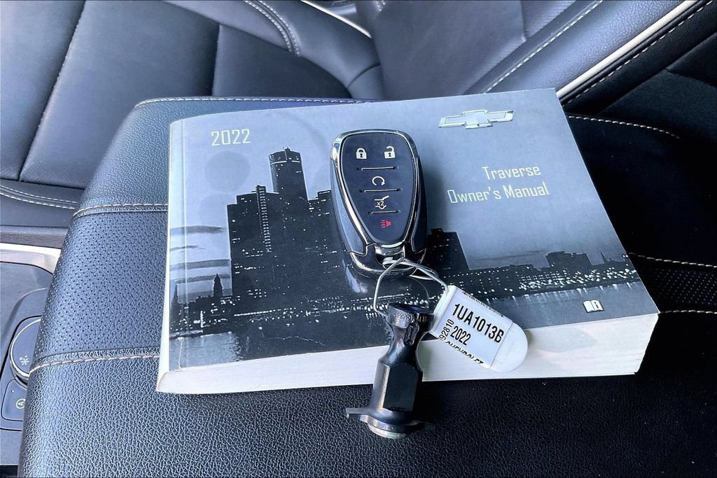 Used 2022 Chevrolet Traverse Premier w/ LPO, Floor Liner Package FWD image 11