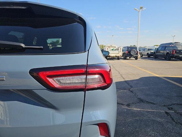 Certified 2024 Ford Escape ST-Line w/ Tech Pack #1 FWD image 35
