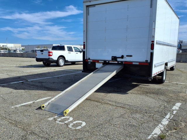 Certified 2022 Ford E-350 and Econoline 350 Super Duty RWD image 24