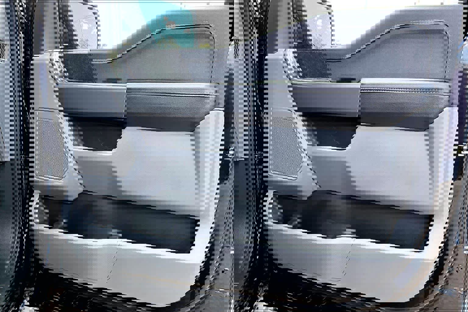 Certified 2025 Ford F150 Lightning XLT w/ Max Trailer Tow Package image 23