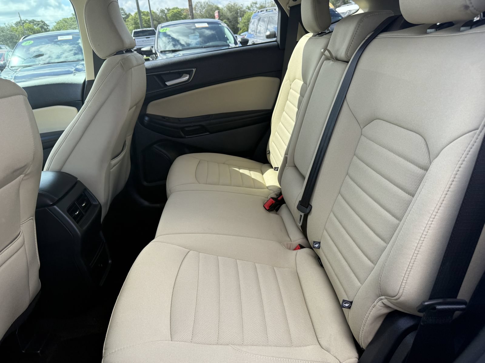 Certified 2024 Ford Edge SE w/ Black Appearance Package AWD/4WD image 17