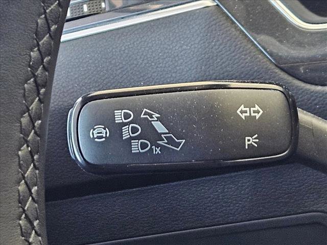 Used 2022 Volkswagen Tiguan SE R-Line image 14