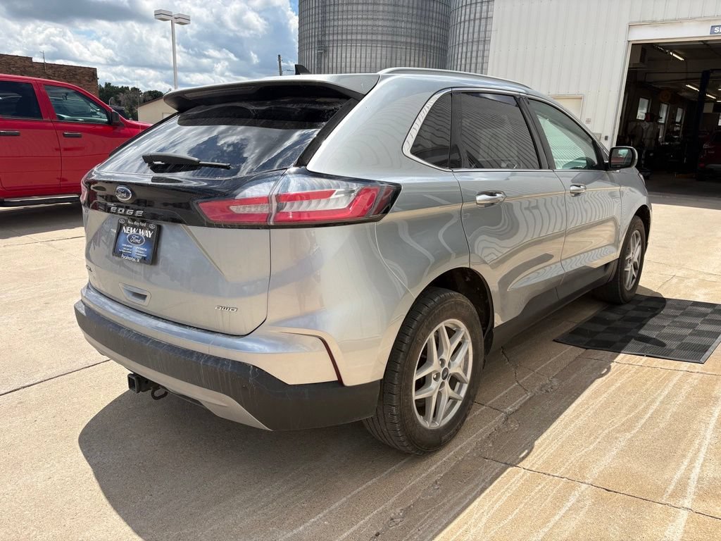 Certified 2022 Ford Edge SEL w/ Convenience Package AWD/4WD image 3