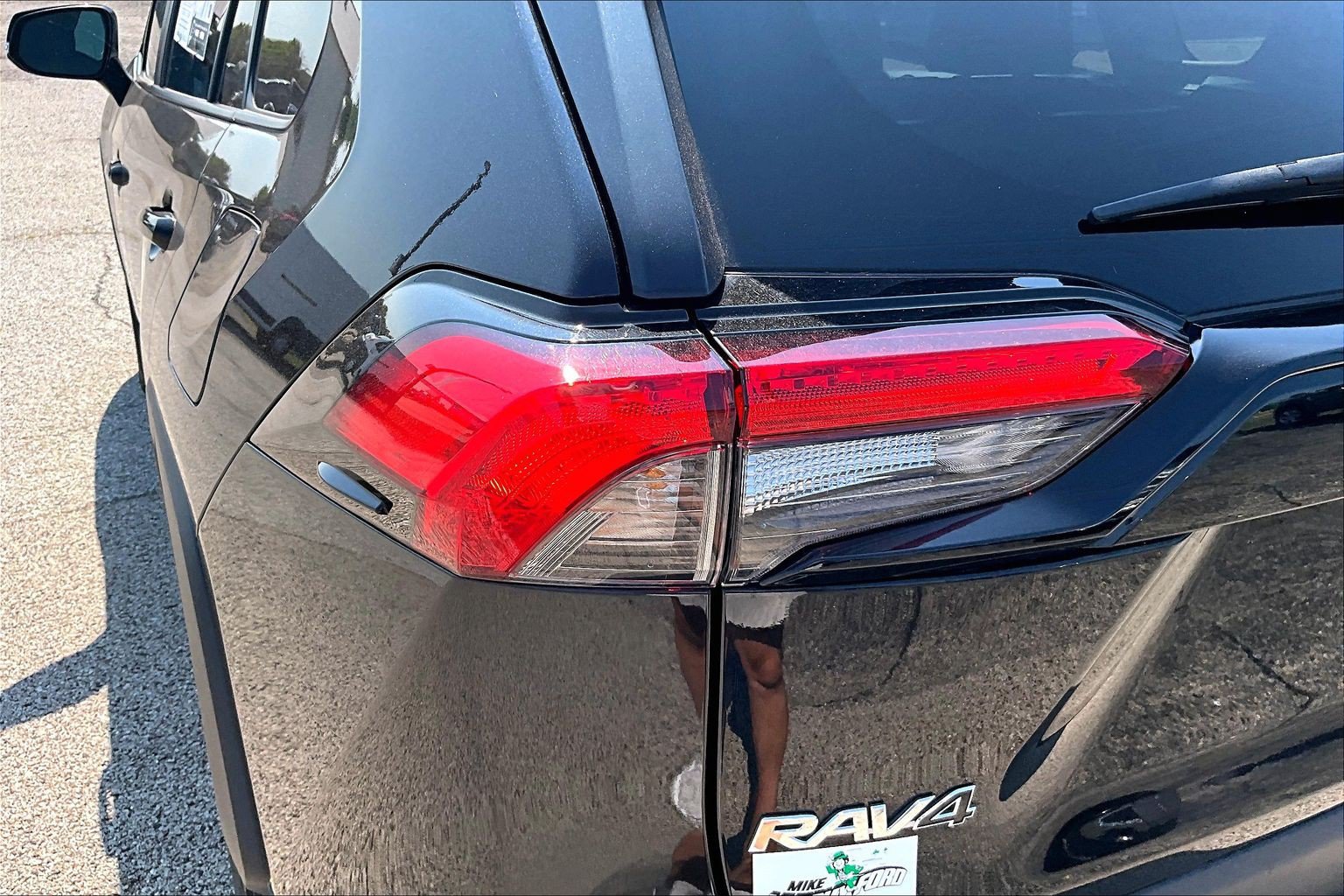 Used 2024 Toyota RAV4 XLE FWD image 28