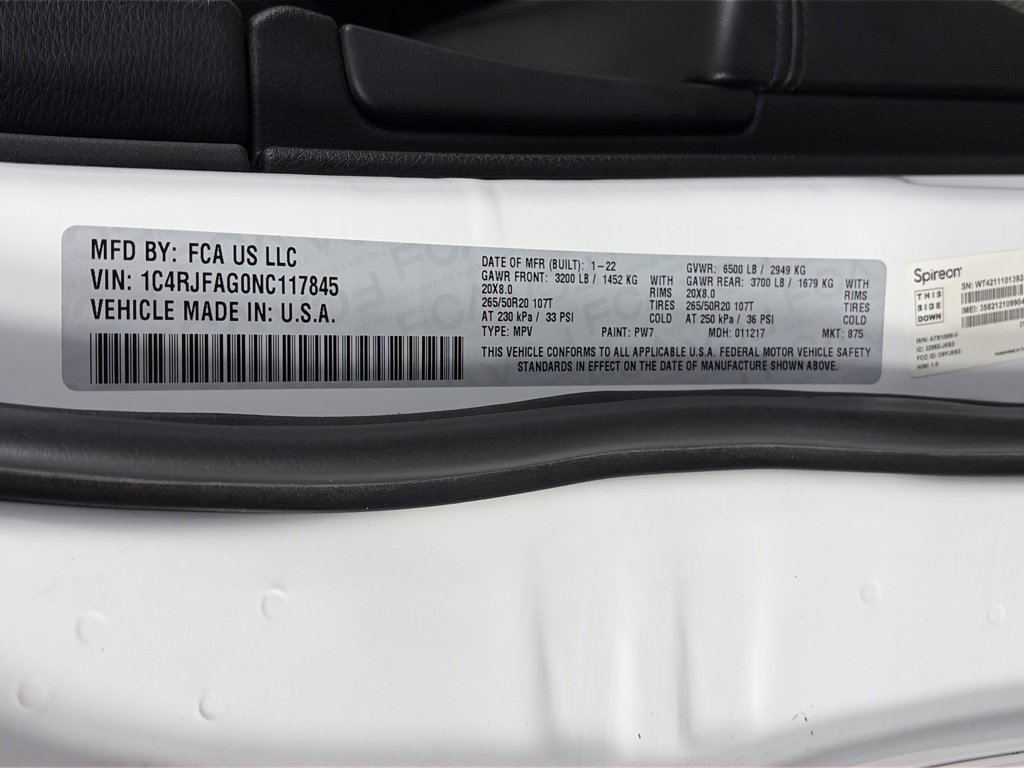 Used 2022 Jeep Grand Cherokee Laredo X image 9