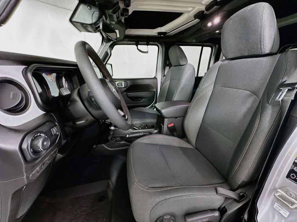 Used 2024 Jeep Wrangler Unlimited Sport AWD/4WD image 12