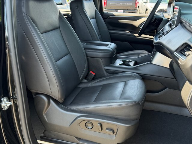 Used 2022 Chevrolet Tahoe Z71 w/ Z71 Off-Road Package AWD/4WD image 34