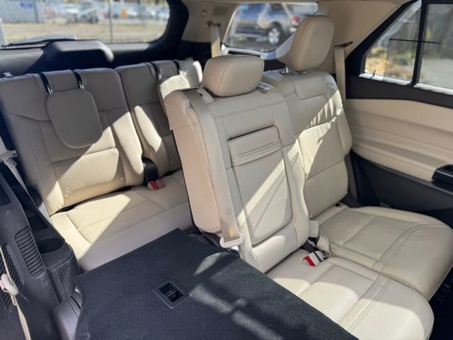 Certified 2023 Ford Explorer Platinum w/ Technology Package image 28