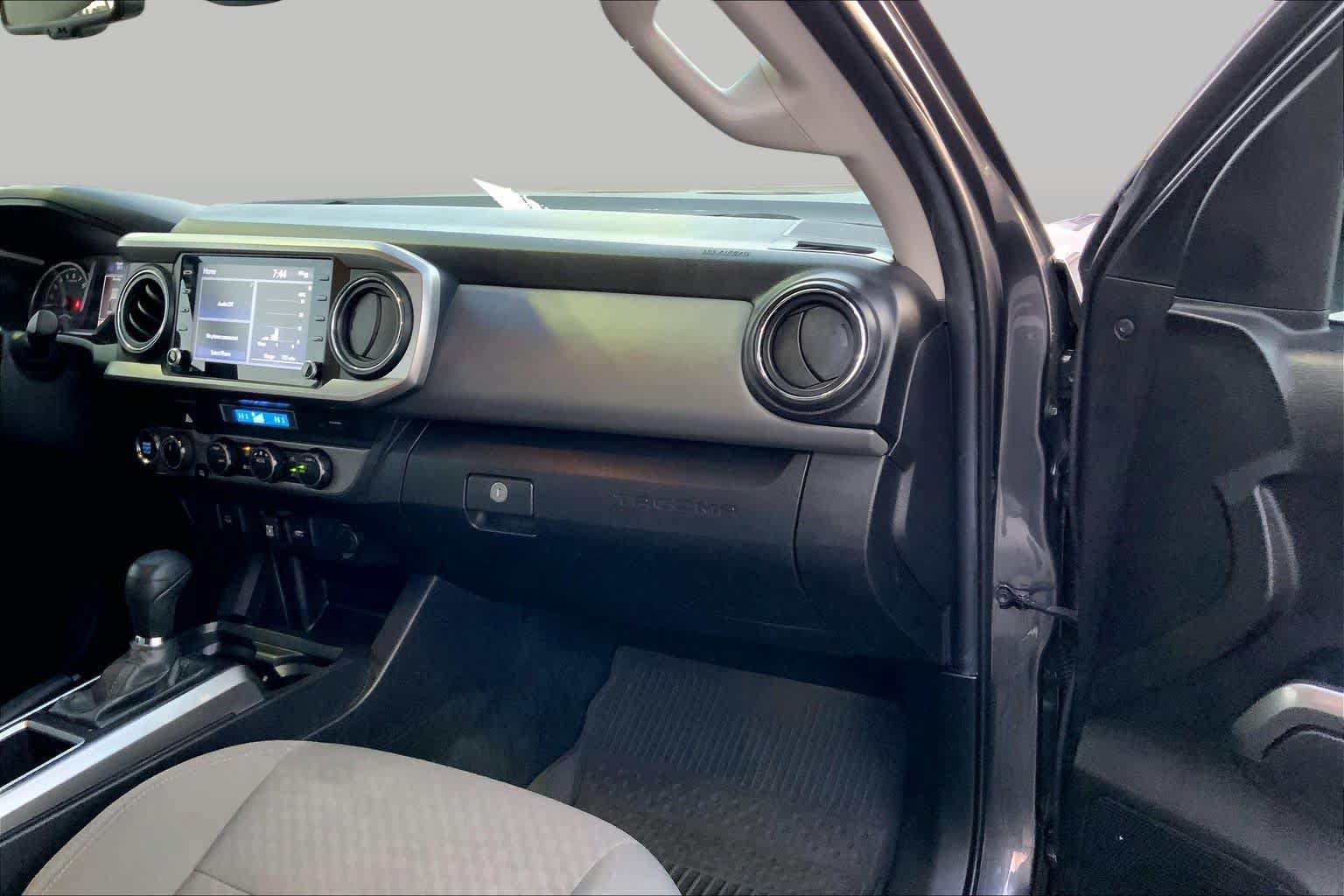 Used 2023 Toyota Tacoma SR5 AWD/4WD image 16