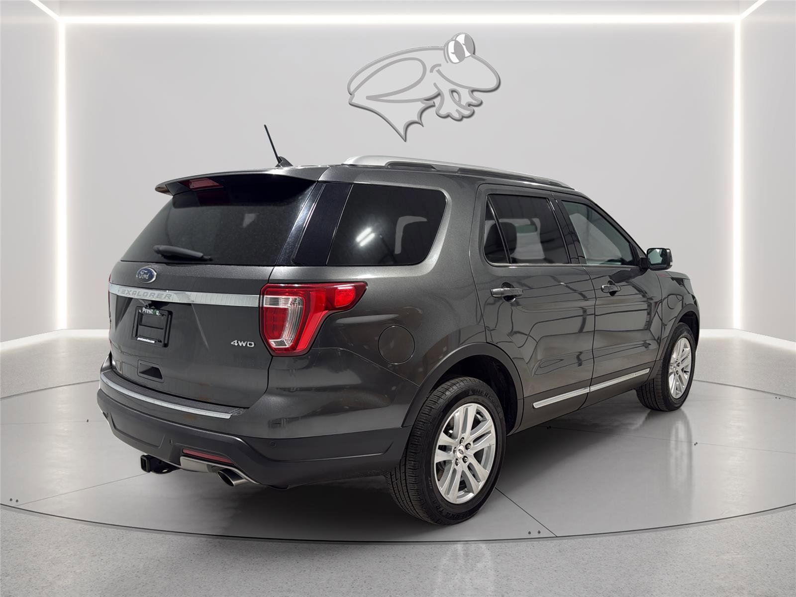Certified 2018 Ford Explorer XLT w/ Equipment Group 201A AWD/4WD image 6