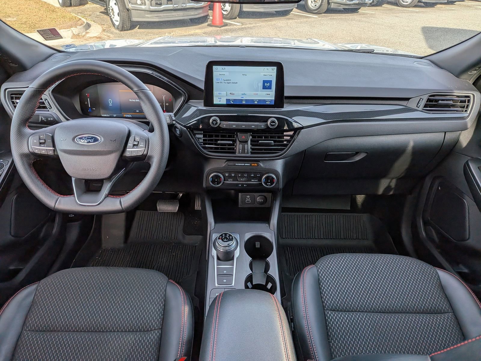 Certified 2025 Ford Escape ST-Line w/ Equipment Group 301A image 15