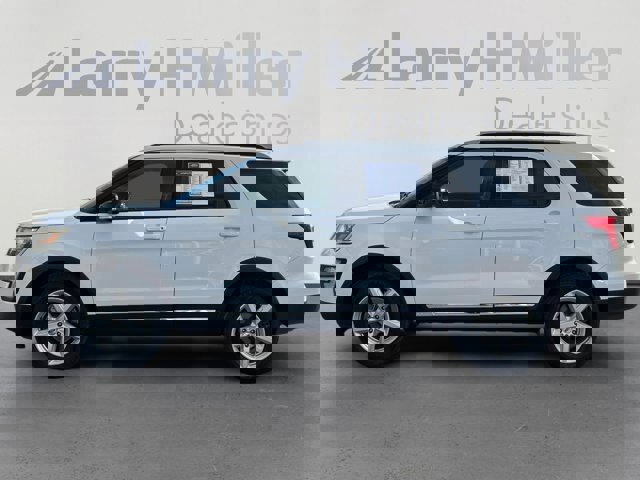 Certified 2017 Ford Explorer XLT image 2