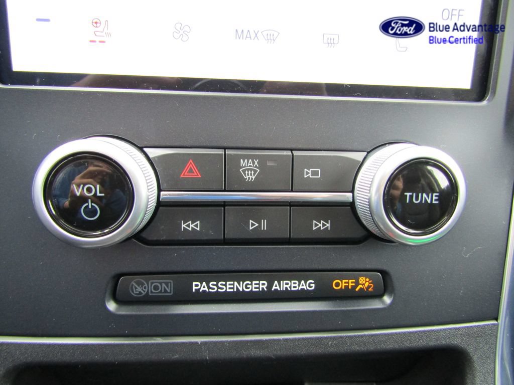 Certified 2023 Ford Edge Titanium w/ Equipment Group 301A AWD/4WD image 39