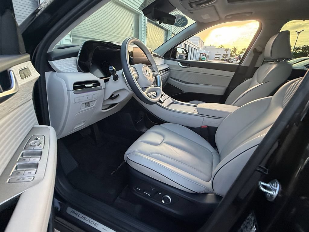 Used 2024 Hyundai Palisade Calligraphy FWD image 11