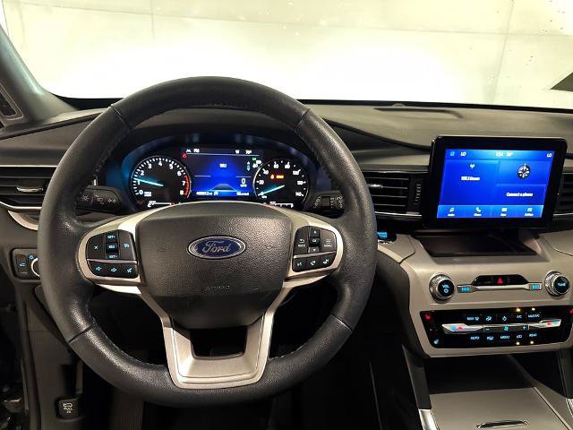 Certified 2023 Ford Explorer XLT w/ Equipment Group 202A RWD image 17