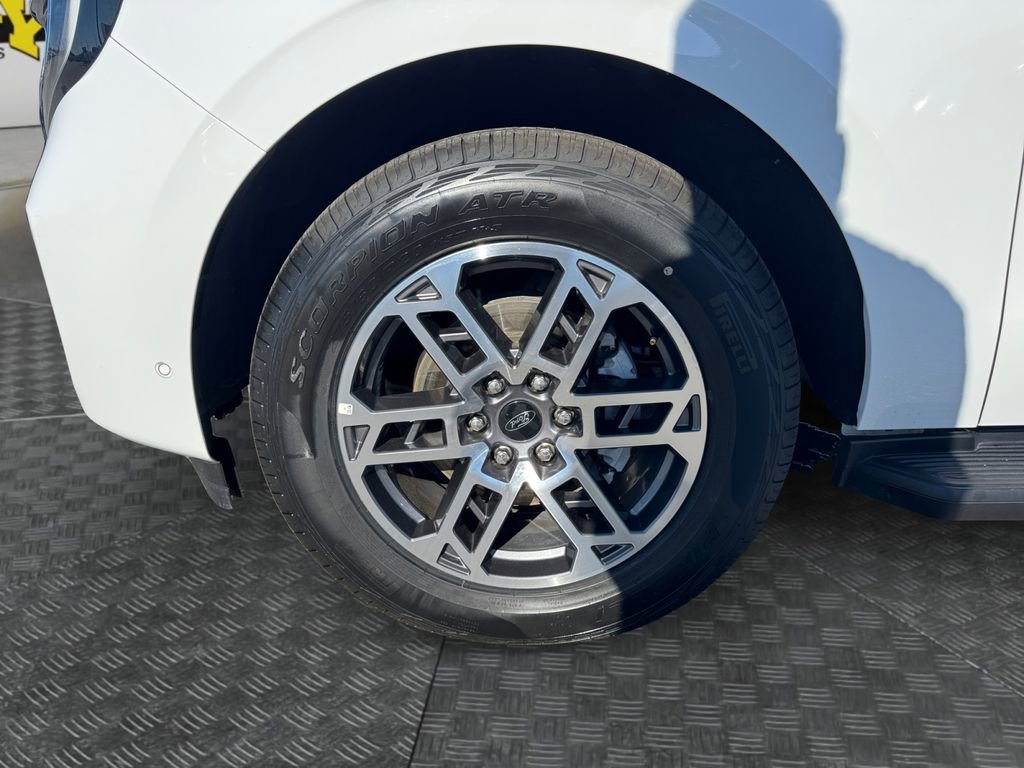 Certified 2025 Ford Expedition Active image 14