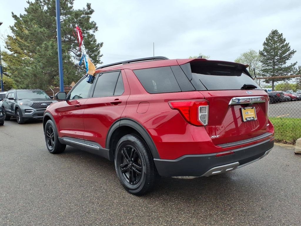 Certified 2023 Ford Explorer XLT w/ Equipment Group 202A AWD/4WD image 9