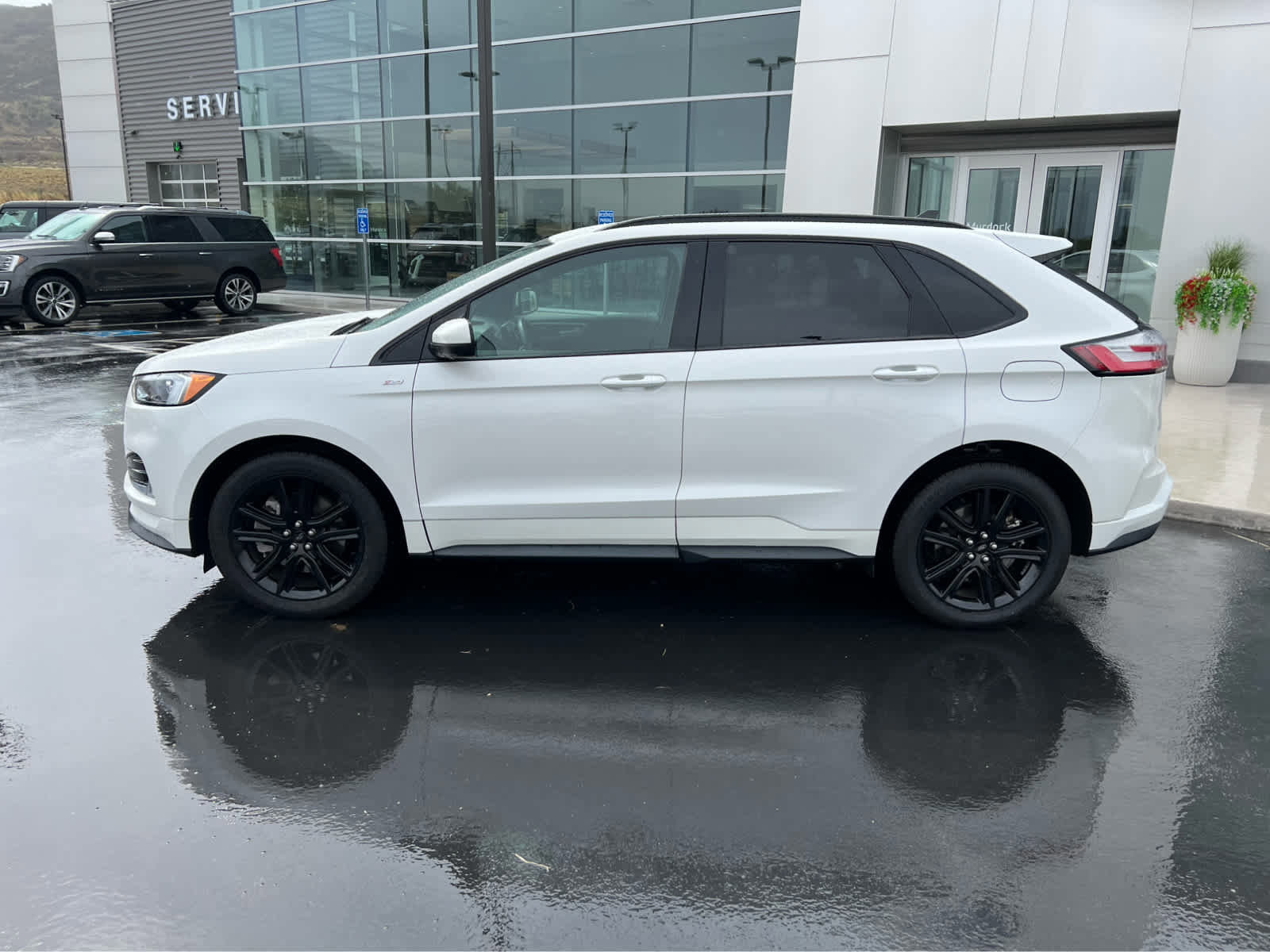 Certified 2023 Ford Edge ST-Line AWD/4WD image 3
