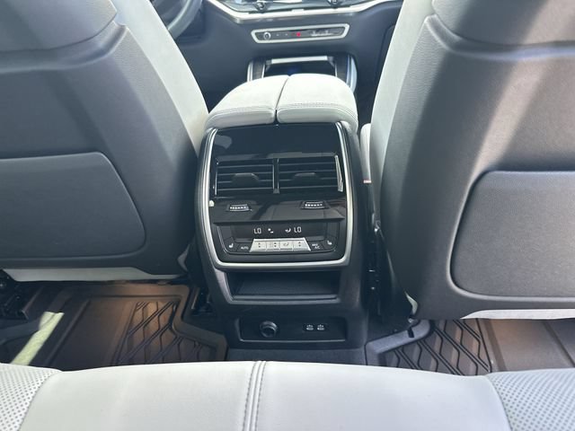 Used 2025 BMW X5 sDrive40i w/ M Sport Package RWD image 24