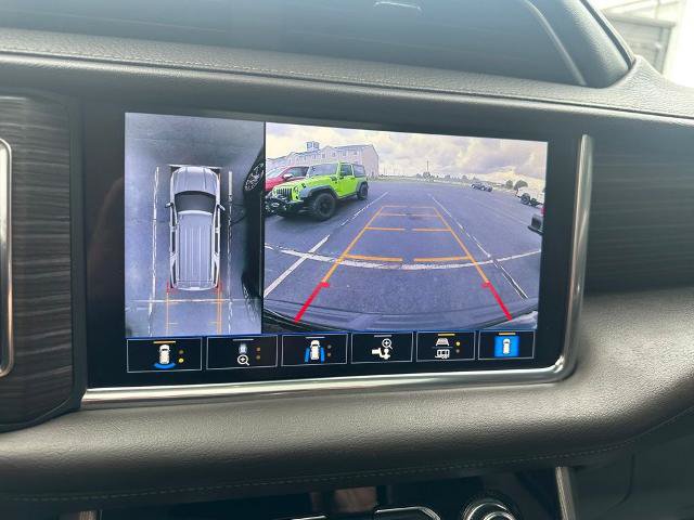 Used 2021 GMC Yukon Denali w/ Denali Premium Package AWD/4WD image 10