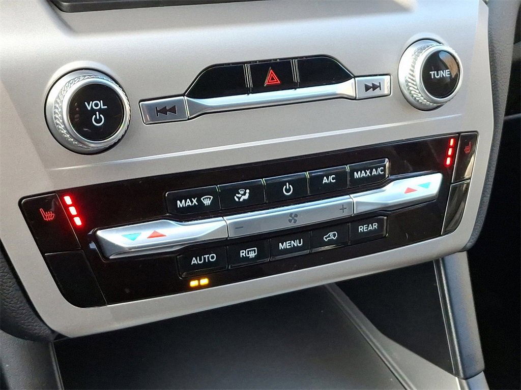 Certified 2023 Ford Explorer XLT image 17