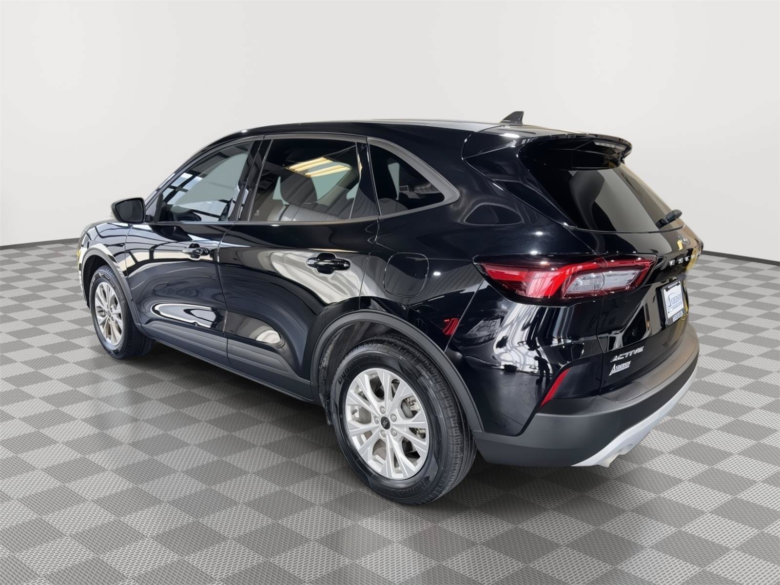 Certified 2025 Ford Escape Active w/ Cold Weather Package FWD image 9