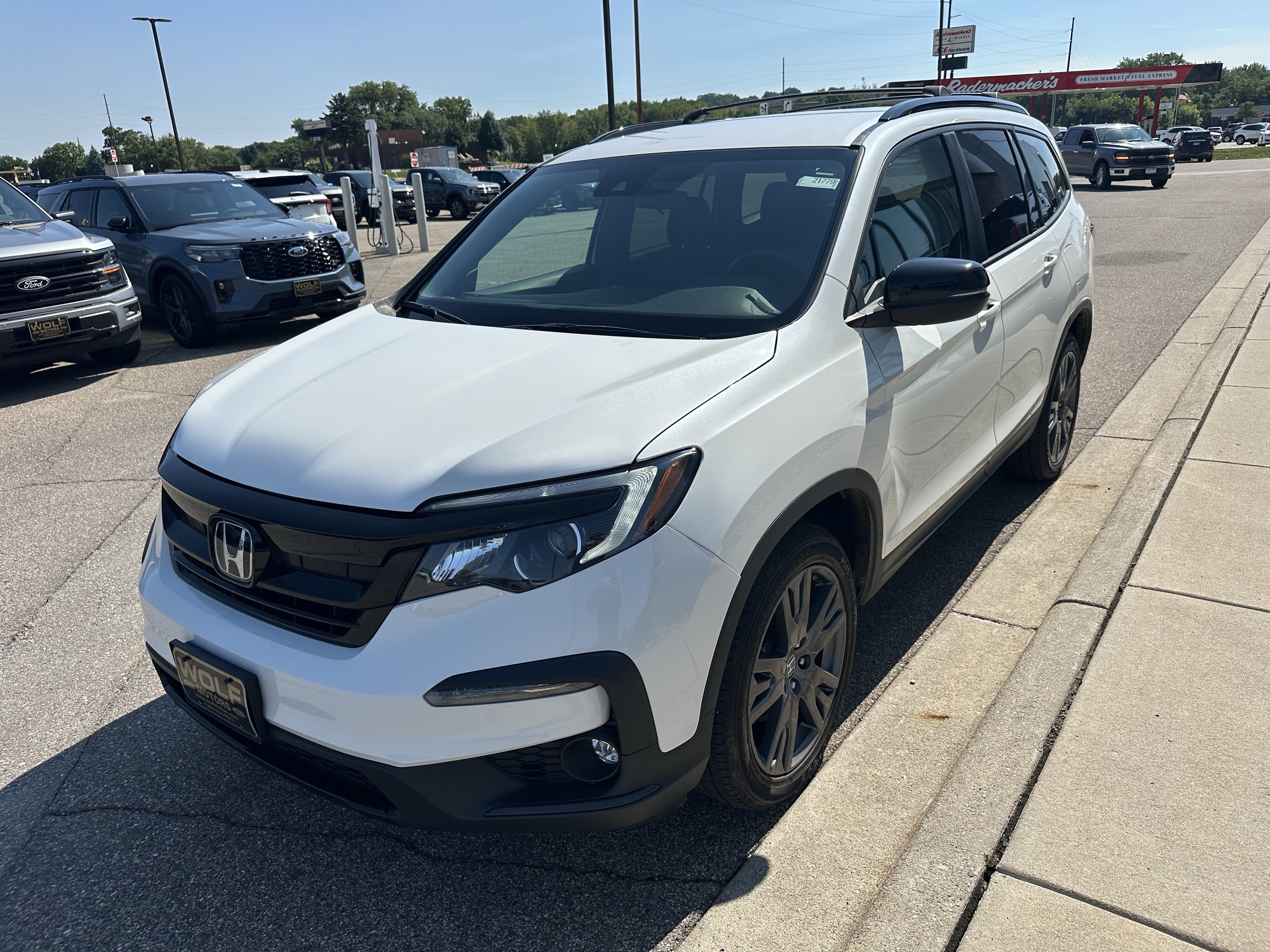 Used 2022 Honda Pilot Sport image 3