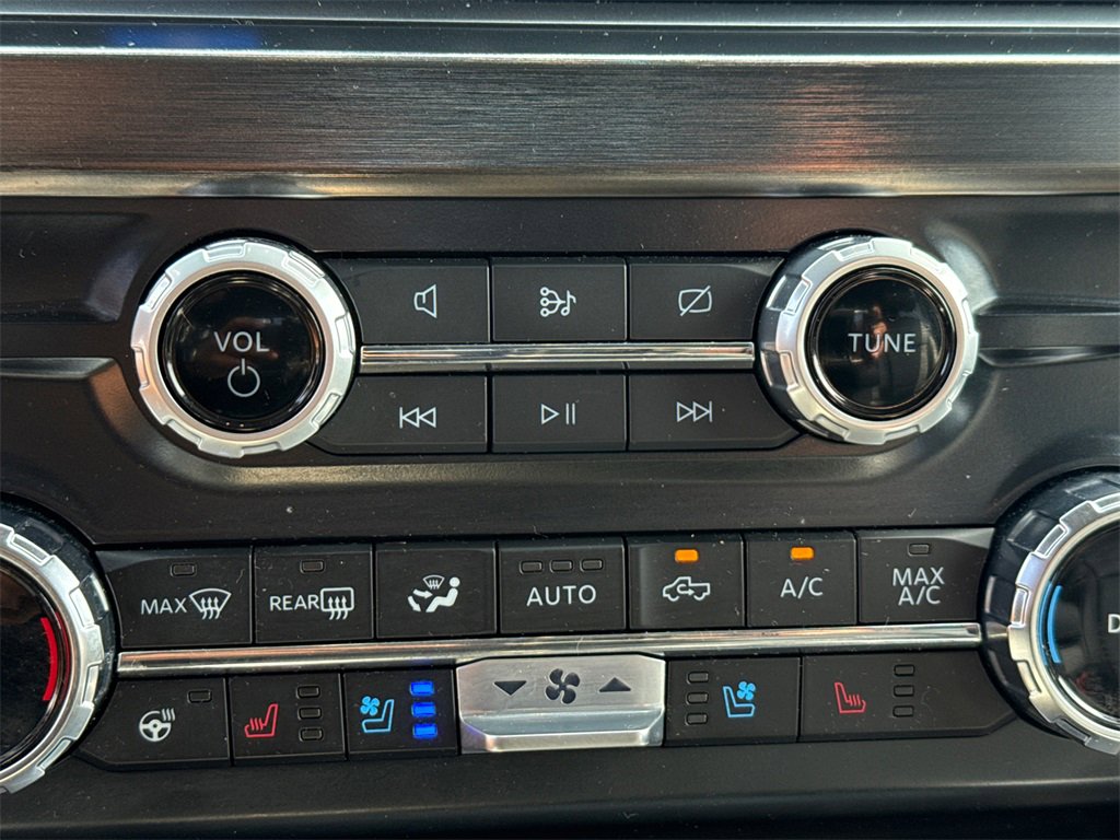 Certified 2024 Ford F250 Lariat w/ Chrome Package image 32