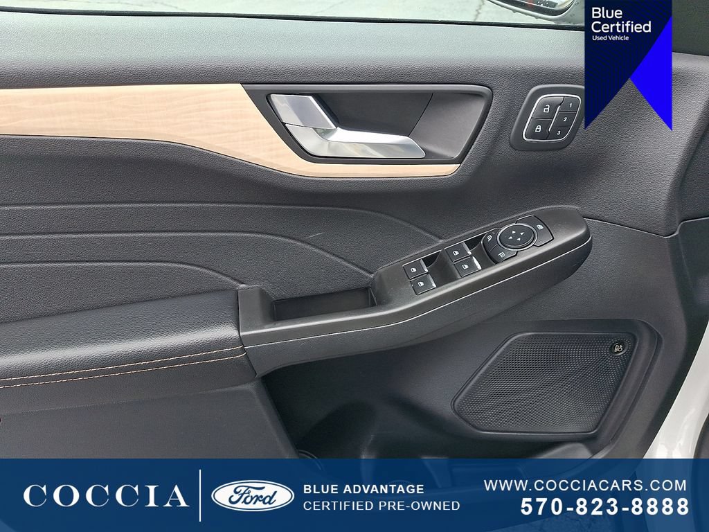 Certified 2022 Ford Escape Titanium w/ Titanium Elite Package AWD/4WD image 12