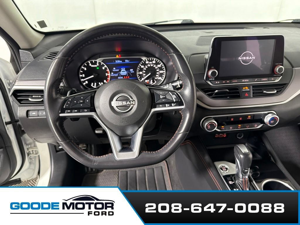 Used 2024 Nissan Altima 2.5 SR FWD image 12