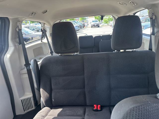 Used 2018 Dodge Grand Caravan SE FWD image 27