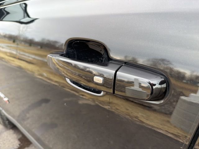 Used 2023 GMC Acadia AT4 w/ Technology Package image 24